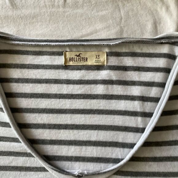 𝅺$ 5 add on $ Hollister stripe logo t size xs - Picture 5 of 10